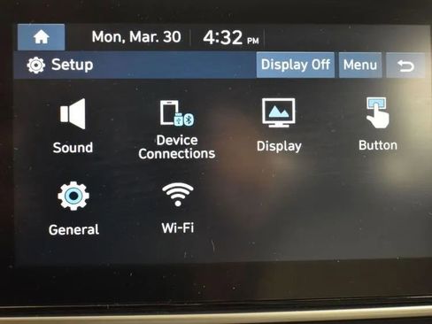 Used 2025 Hyundai Venue SEL image 32