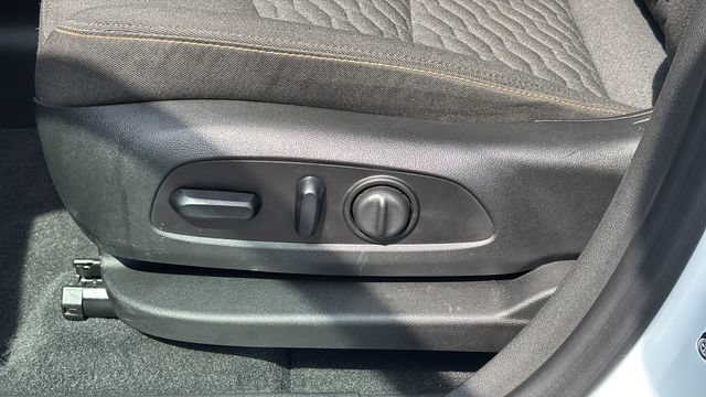 Used 2020 Chevrolet Equinox LT w/ Driver Convenience Package AWD/4WD image 20