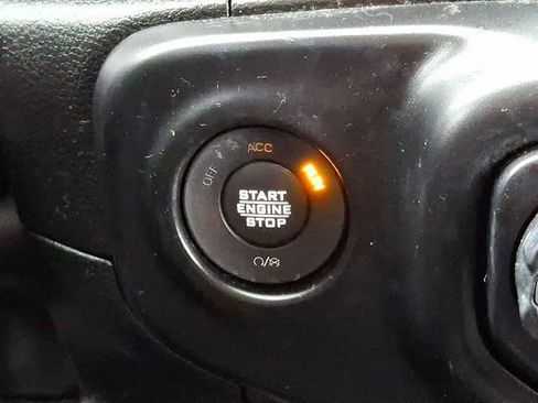 Used 2022 Jeep Wrangler Unlimited Sport image 25