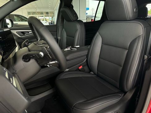 New 2026 Chevrolet Traverse LT image 13