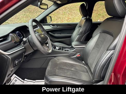 Used 2024 Jeep Grand Cherokee L Altitude image 11