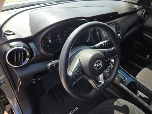 Used 2024 Nissan Kicks SV FWD image 10