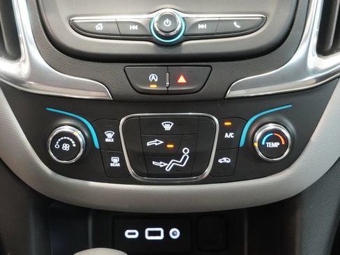 Used 2024 Chevrolet Equinox LS FWD image 21