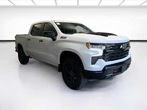 Used 2025 Chevrolet Silverado 1500 LT Trail Boss w/ Protection Package AWD/4WD image 3