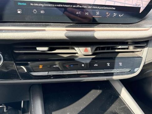 Certified 2025 Buick Envision Sport Touring image 11