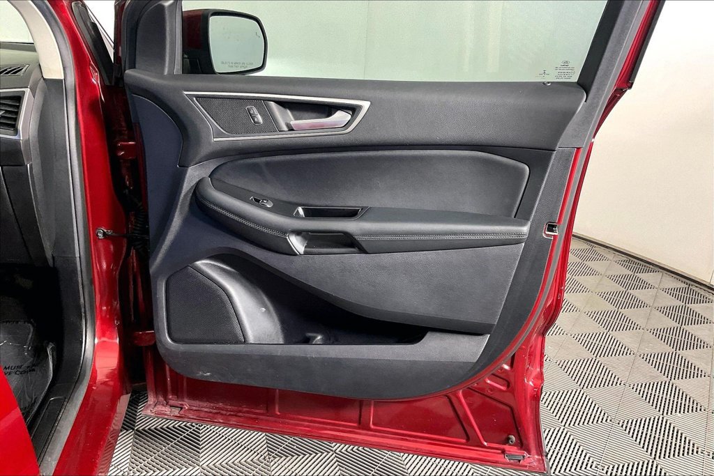 Used 2019 Ford Edge SEL w/ Equipment Group 201A FWD image 21