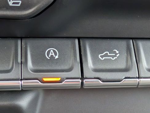 Used 2022 Chevrolet Silverado 1500 LT image 35