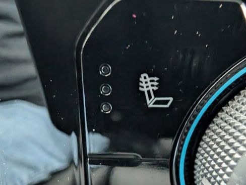 Used 2024 Chevrolet Silverado 1500 LT image 19