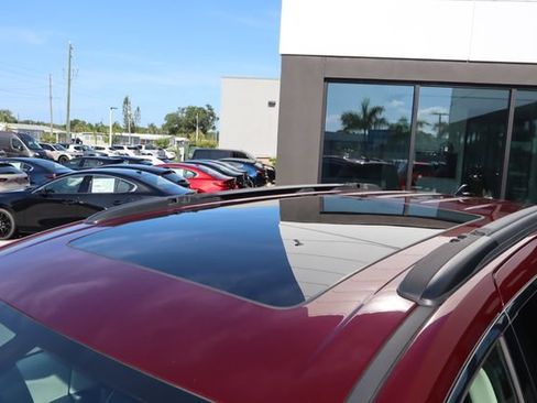 Used 2023 Chrysler Pacifica Limited w/ Trailer Tow Group AWD/4WD image 18