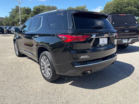 Used 2022 Chevrolet Traverse Premier w/ LPO, Cargo Package FWD image 3