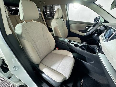 Used 2023 Nissan Rogue SV image 22