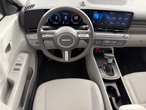 Used 2025 Hyundai Kona SEL FWD image 27