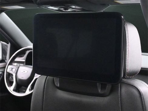 Used 2022 Chevrolet Suburban RST w/ Luxury Package image 22