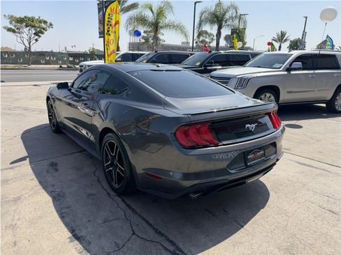 Used 2018 Ford Mustang Premium RWD image 4