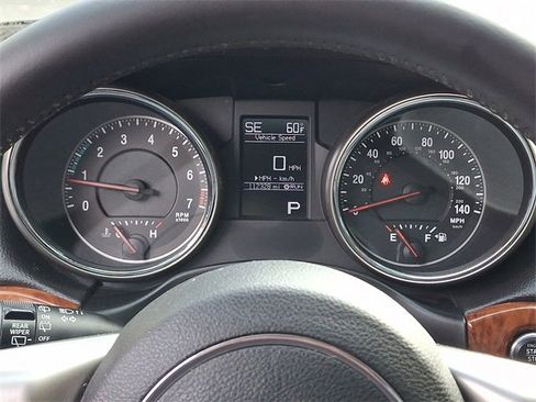 Used 2013 Jeep Grand Cherokee Limited image 23