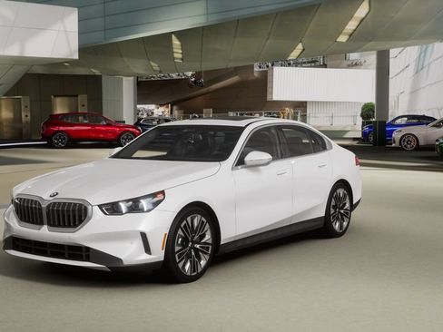 New 2026 BMW 530i w/ Premium Package RWD image 25