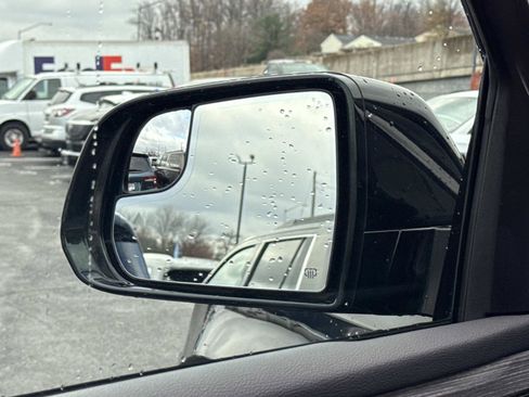 Used 2024 Jeep Wagoneer Series III image 16