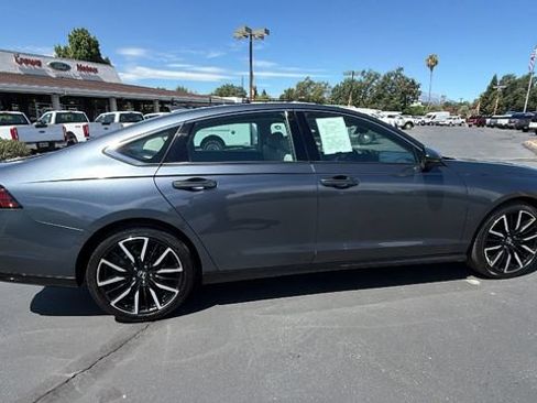 Used 2024 Honda Accord Touring image 3