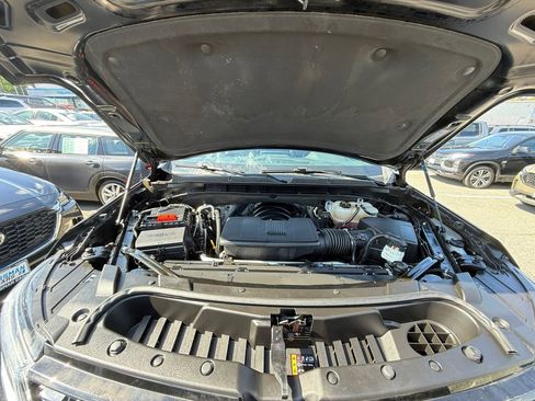 Used 2024 Chevrolet Tahoe LT w/ Luxury Package AWD/4WD image 32