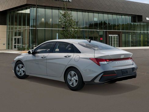 New 2026 Hyundai Elantra SE image 6