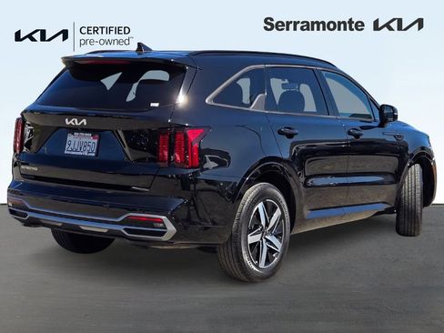 Certified 2023 Kia Sorento EX FWD image 4