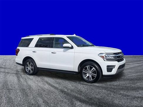 Used 2024 Ford Expedition Limited AWD/4WD image 2