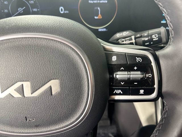 Used 2024 Kia Carnival SX Prestige FWD image 13