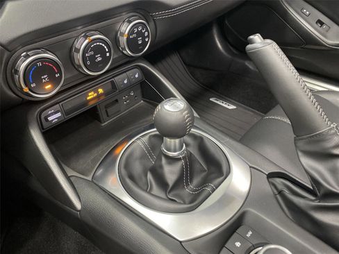 Used 2023 MAZDA MX-5 Miata Grand Touring RWD image 26
