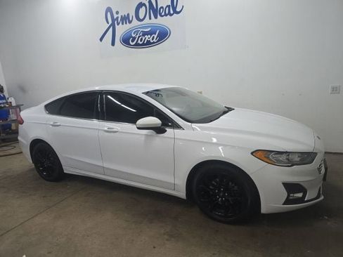 Certified 2019 Ford Fusion SE w/ Equipment Group 151A AWD/4WD image 1