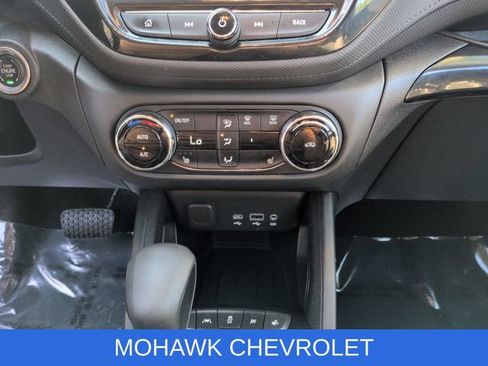 Certified 2021 Chevrolet TrailBlazer LT w/ Convenience Package FWD image 24