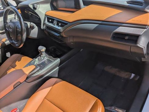 Used 2019 Lexus UX 200 w/ Premium Package image 21