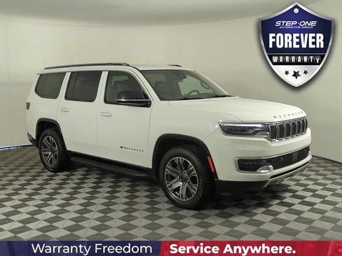 Used 2024 Jeep Wagoneer Series II w/ Flexible Seating Group RWD image 9