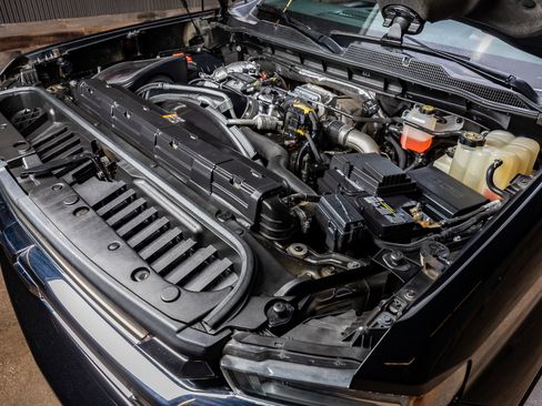 Used 2021 Chevrolet Silverado 2500 High Country image 39