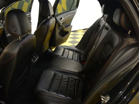 Used 2017 Volkswagen GTI SE image 29