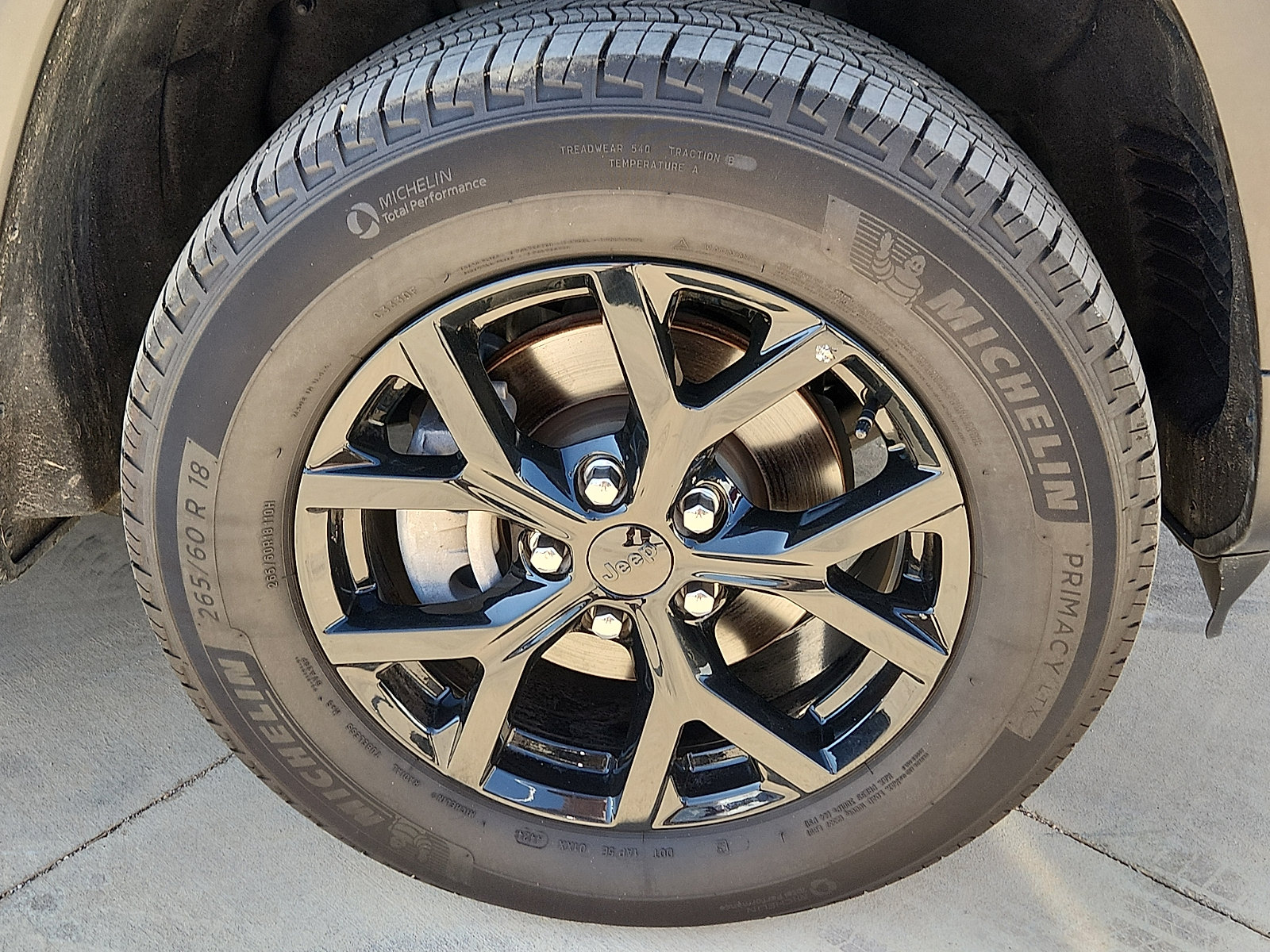 Used 2025 Jeep Grand Cherokee Altitude AWD/4WD image 7