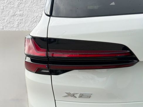 Used 2025 BMW X5 xDrive40i image 10