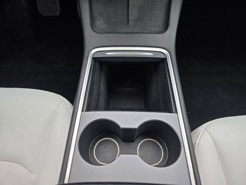 Used 2021 Tesla Model 3 Standard Range Plus image 29