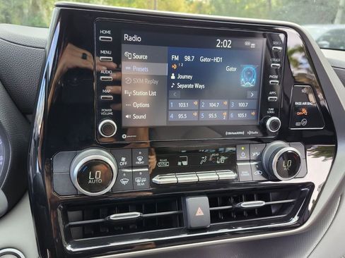 Used 2021 Toyota Highlander LE image 21