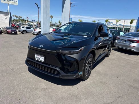 Used 2024 Toyota bZ4X FWD w/ Weather Package image 3