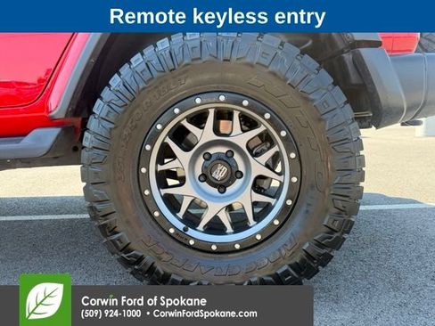 Used 2018 Jeep Wrangler Unlimited Sahara w/ Safety Group AWD/4WD image 9