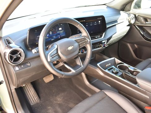 Used 2026 Chevrolet Equinox LT w/ Convenience Package II FWD image 13