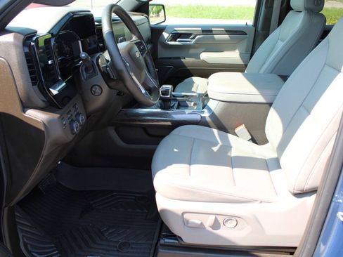 Used 2024 Chevrolet Silverado 1500 LTZ AWD/4WD image 12