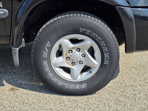Used 2004 Toyota Tundra SR5 w/ TRD Off-Road Pkg AWD/4WD image 9