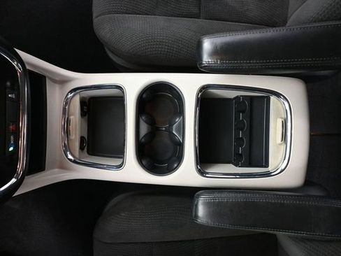 Used 2013 Dodge Grand Caravan SXT FWD image 31
