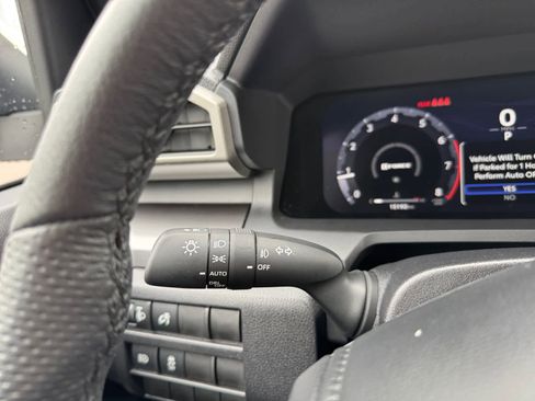Used 2025 Toyota Tacoma TRD Off-Road AWD/4WD image 19