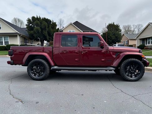 Used 2021 Jeep Gladiator Overland AWD/4WD image 8
