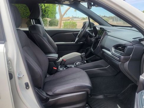 Used 2025 Subaru Forester Premium AWD/4WD image 19