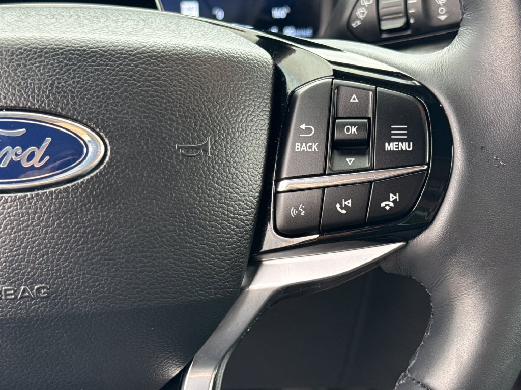 Used 2026 Ford Explorer Platinum RWD image 17