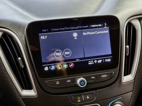 Used 2025 Chevrolet Malibu LT FWD image 16