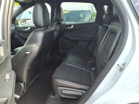 Certified 2025 Ford Escape ST-Line w/ Cold Weather Package AWD/4WD image 9